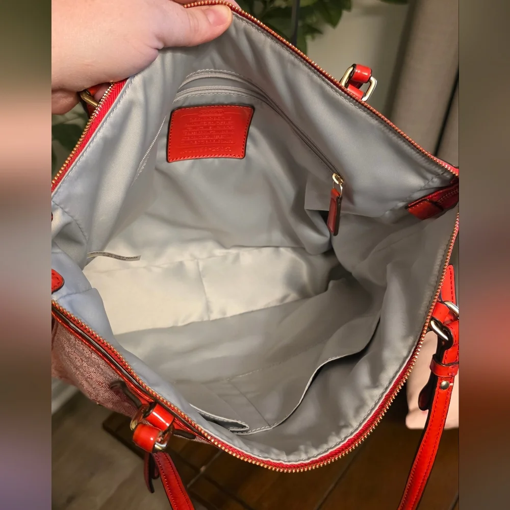 Coach Poppy Signature Oxford Tote in Tomato